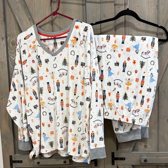 Cuddl Duds Pajama Set White with Festive Print - Picture 3 of 5